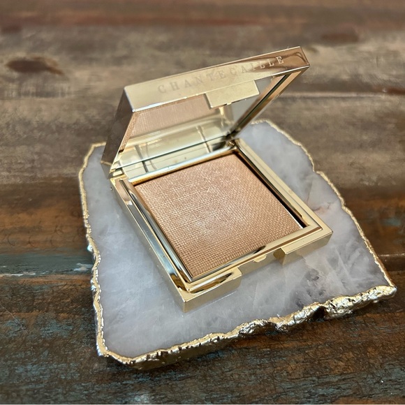 Chantecaille Limited Edition Eclat Brilliant Face Powder - Picture 1 of 3